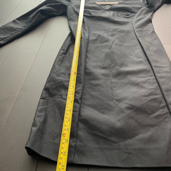 Theory Black V-Neck Black Structured Long Sleeve Sheath Sleek Dress Womens Sz 2 - Picture 5 of 8